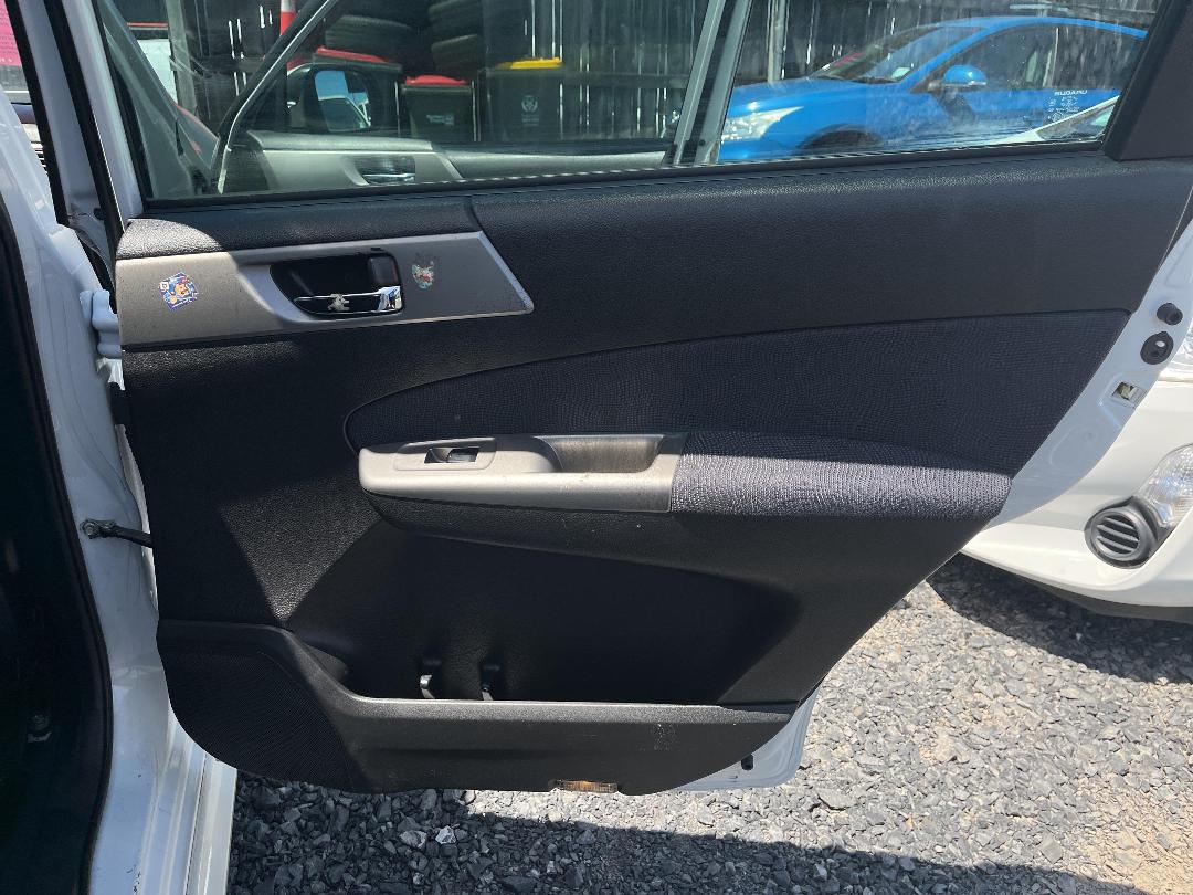 Photo '13' of Subaru Exiga Photo '13' of Subaru Exiga