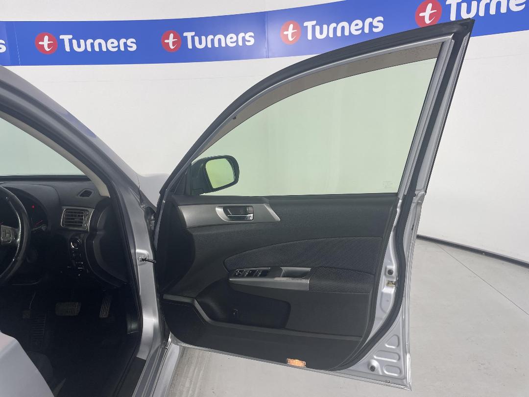 Photo '15' of Subaru Exiga Photo '15' of Subaru Exiga