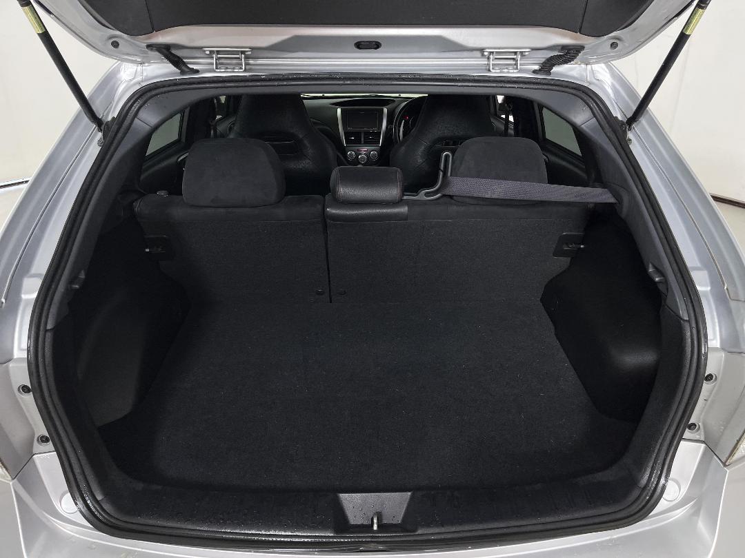 Photo '14' of Subaru Impreza Photo '14' of Subaru Impreza