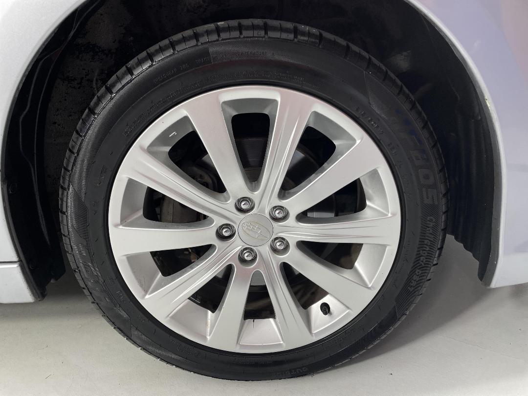 Photo '9' of Subaru Legacy