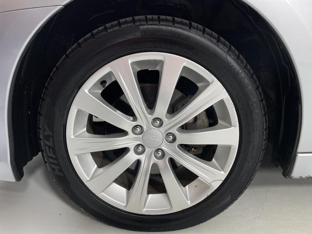 Photo '10' of Subaru Legacy