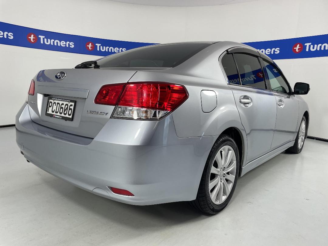 Photo '7' of Subaru Legacy