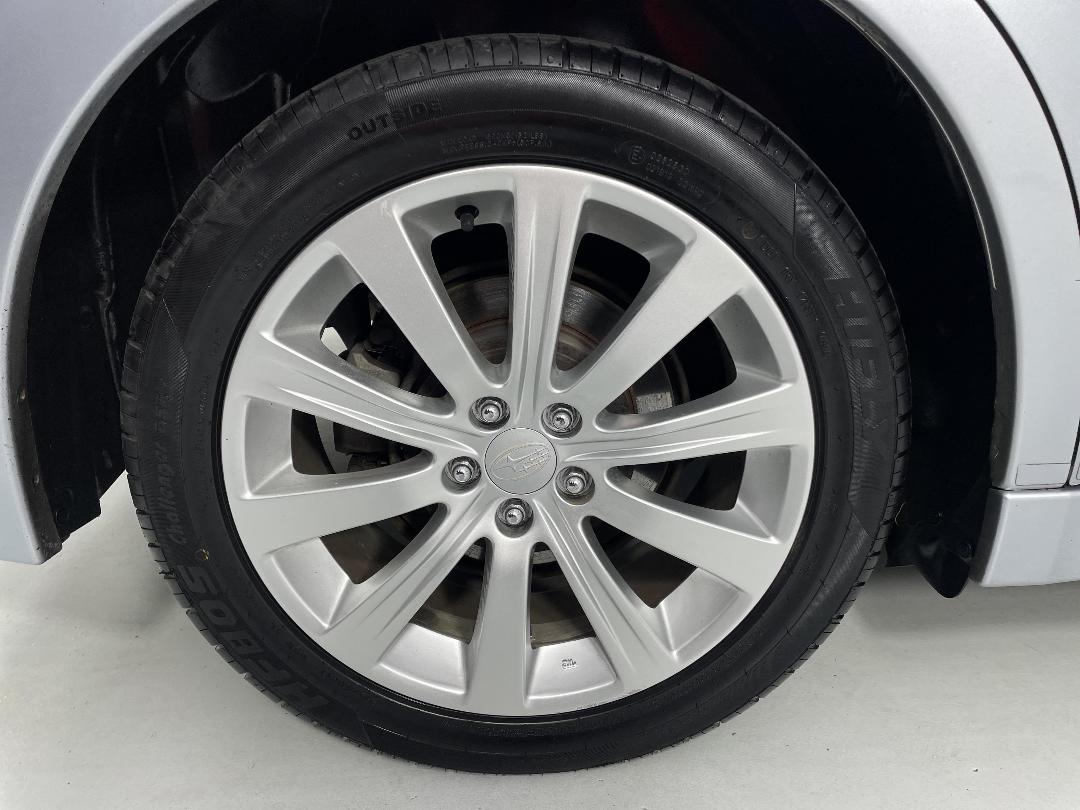 Photo '12' of Subaru Legacy