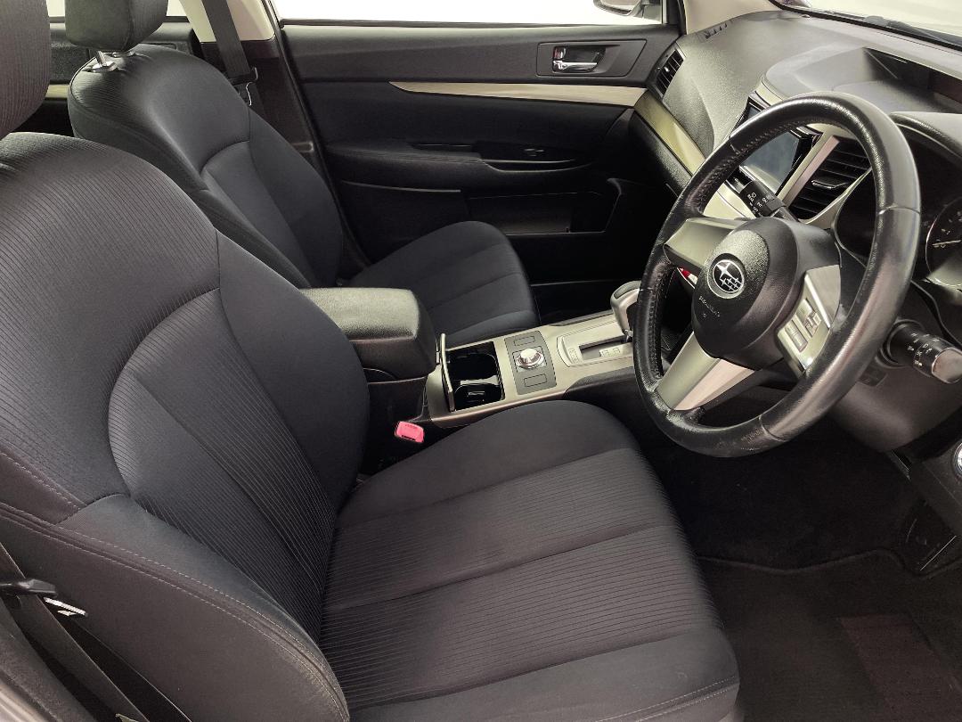 Photo '16' of Subaru Legacy