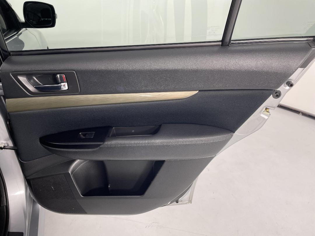 Photo '19' of Subaru Legacy