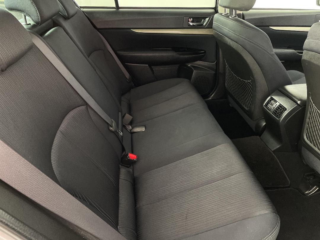 Photo '20' of Subaru Legacy