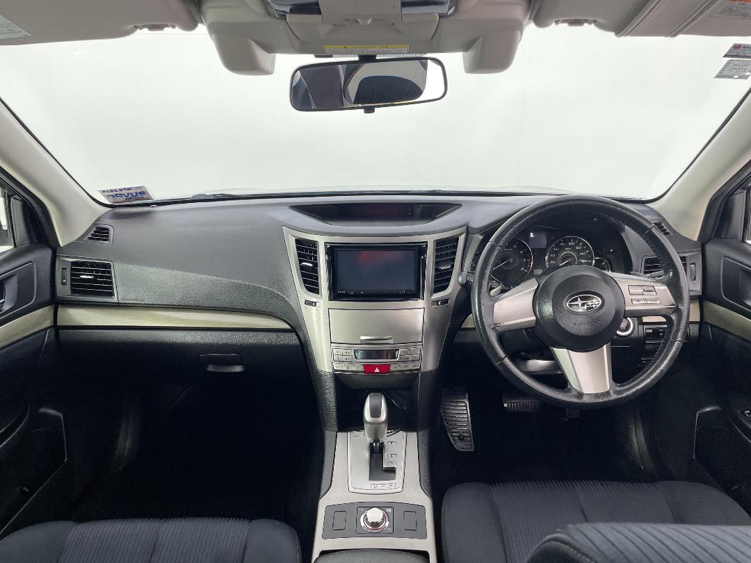 Photo '17' of Subaru Legacy