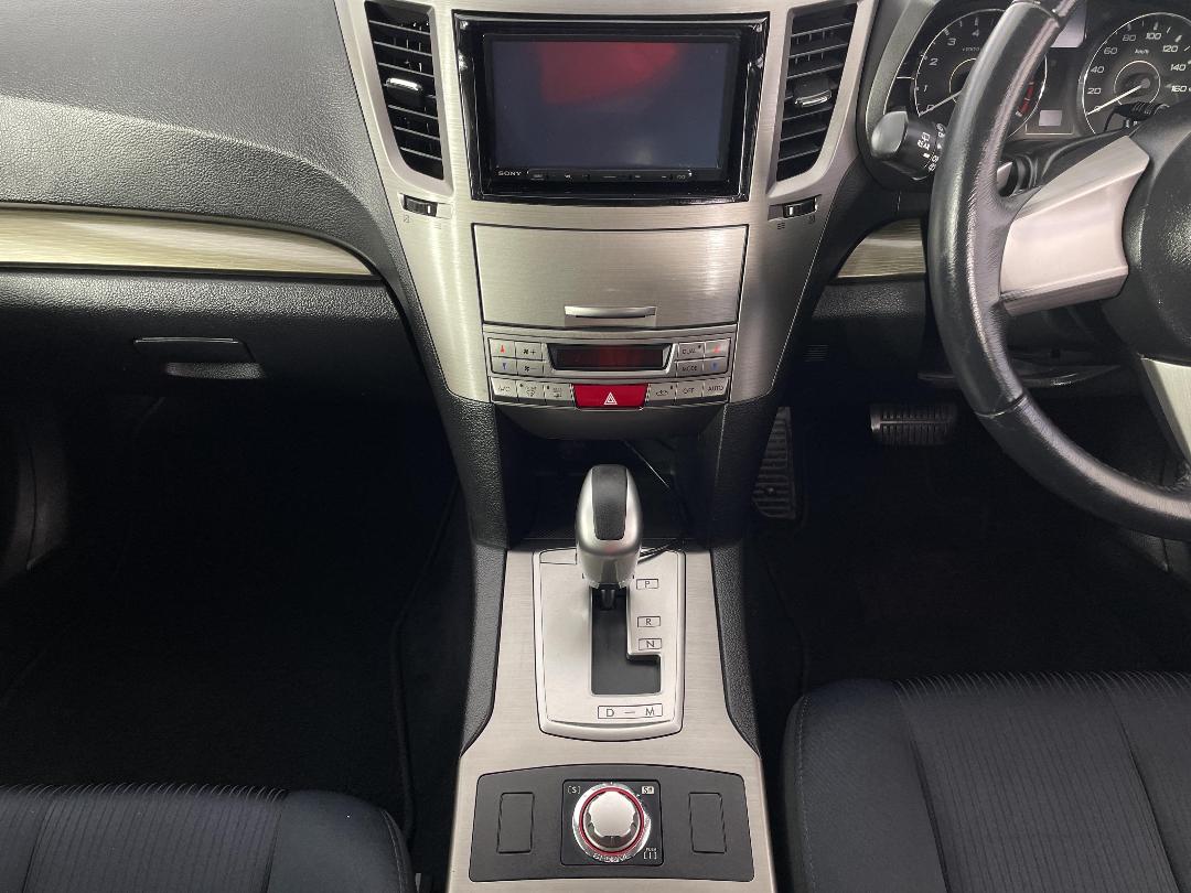 Photo '18' of Subaru Legacy