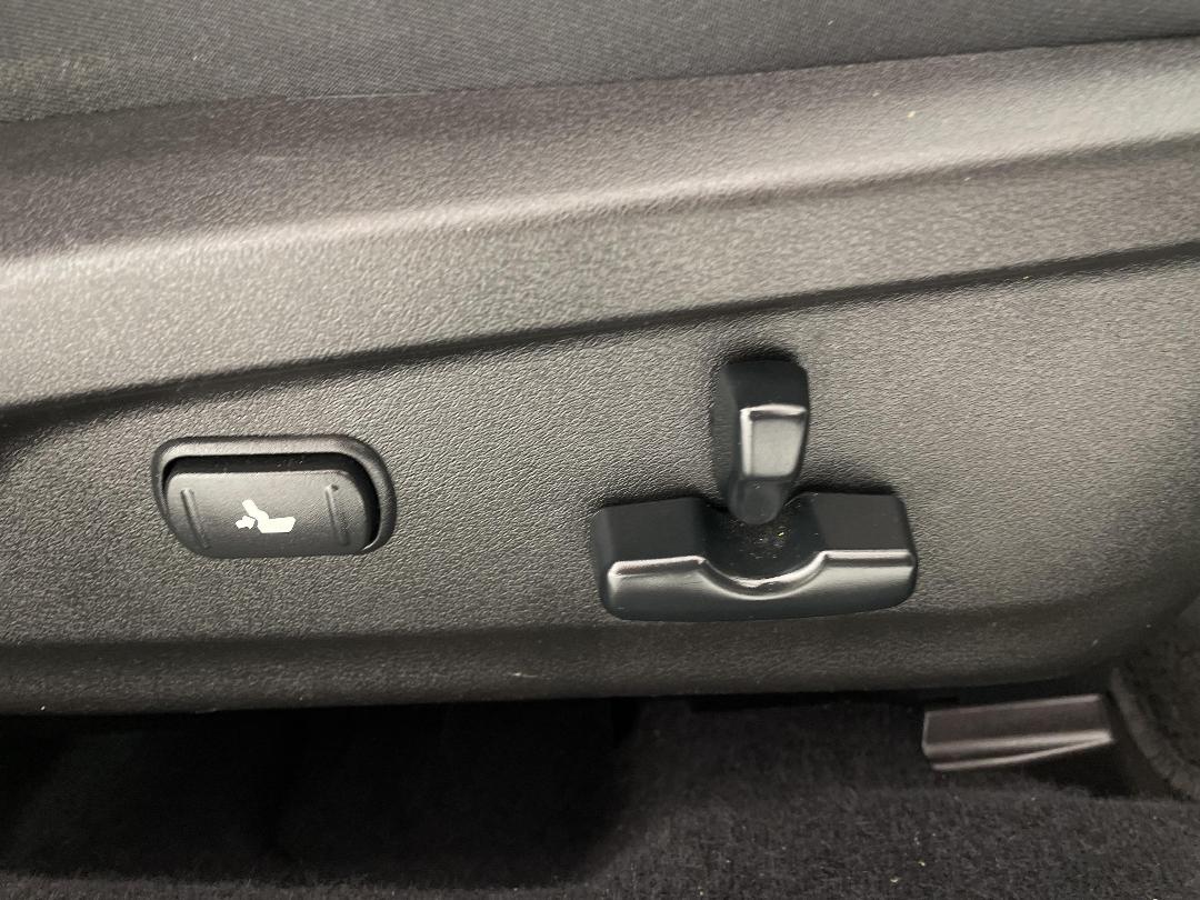 Photo '23' of Subaru Legacy