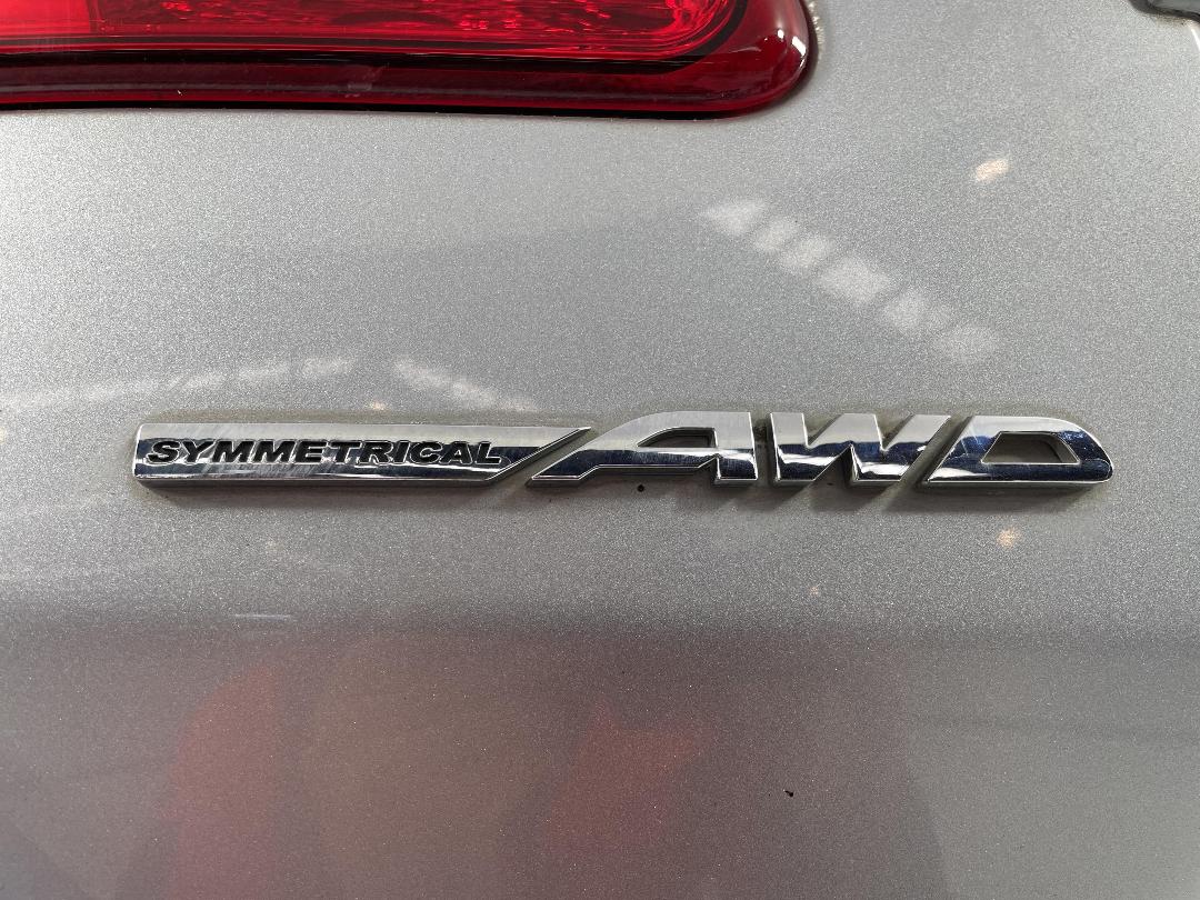 Photo '28' of Subaru Legacy