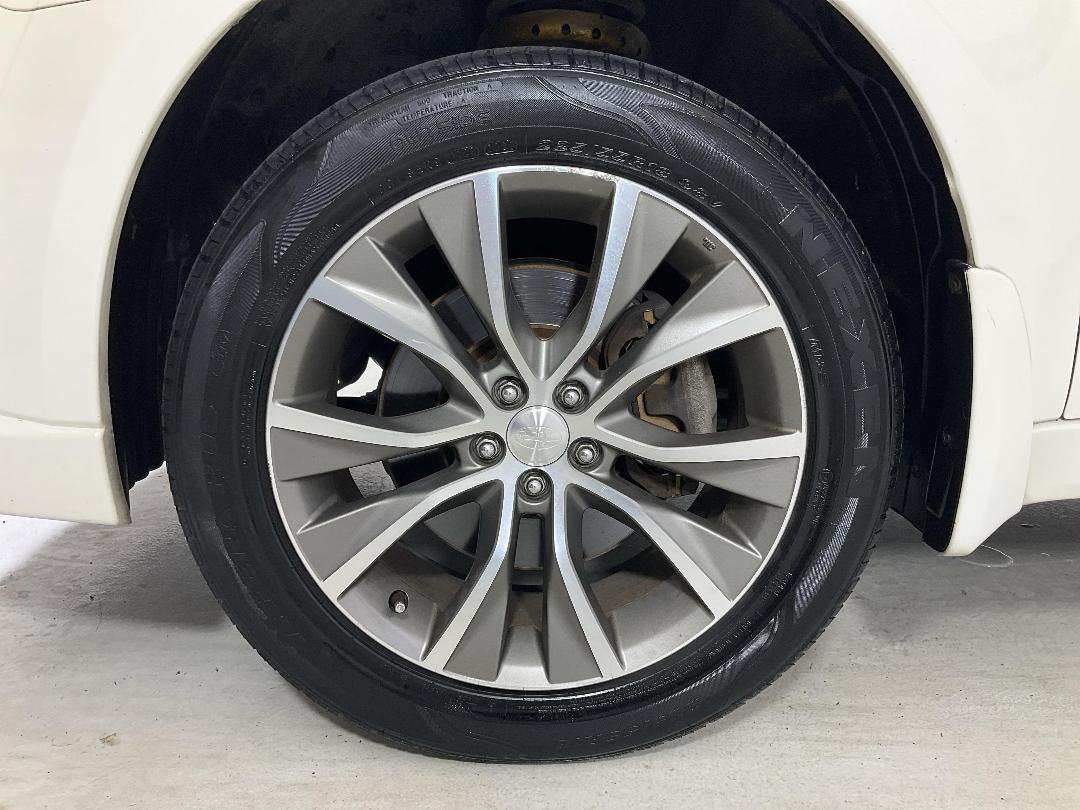 Photo '10' of Subaru Legacy