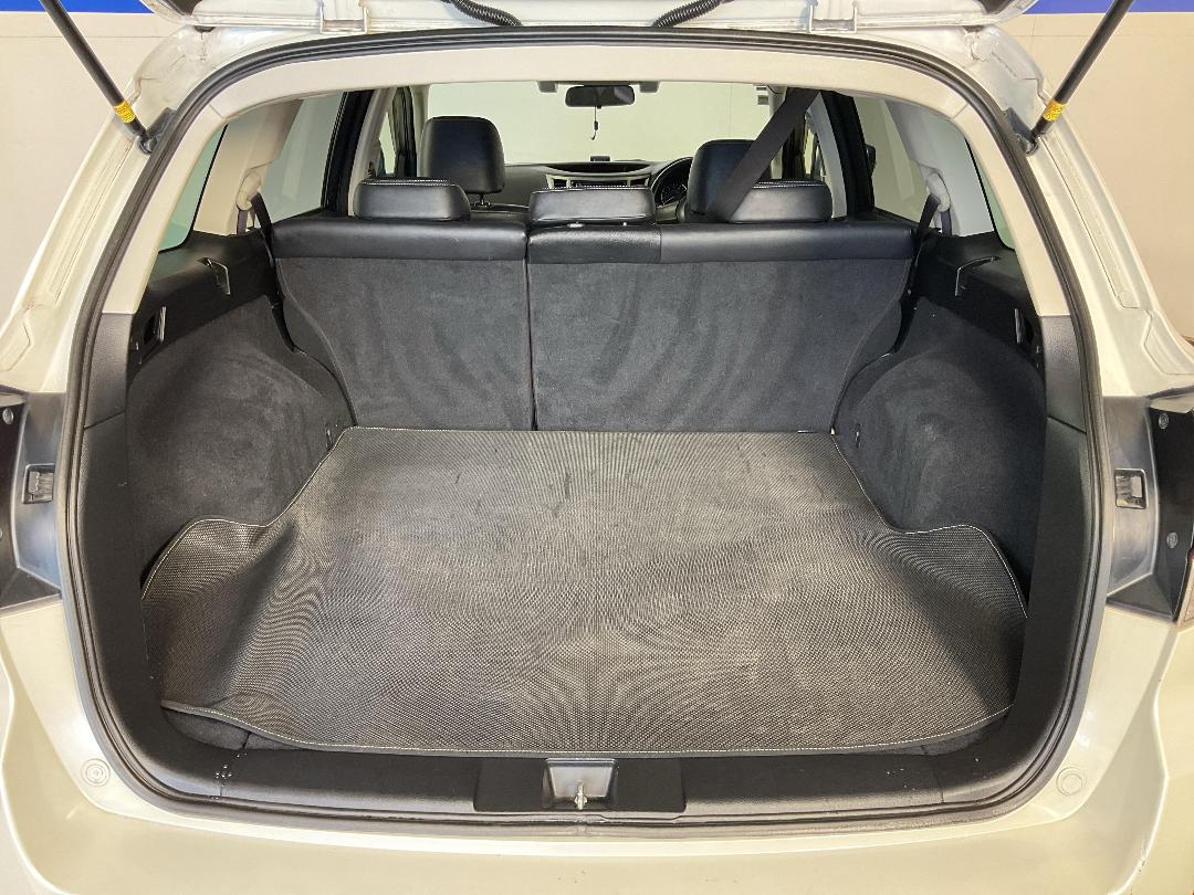 Photo '14' of Subaru Legacy