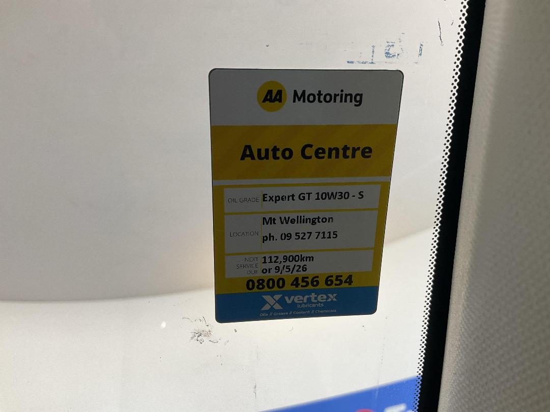 Photo '23' of Subaru Legacy