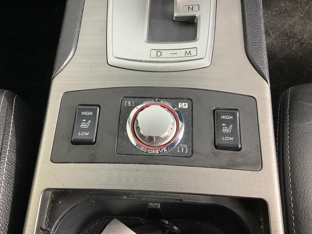 Photo '30' of Subaru Legacy