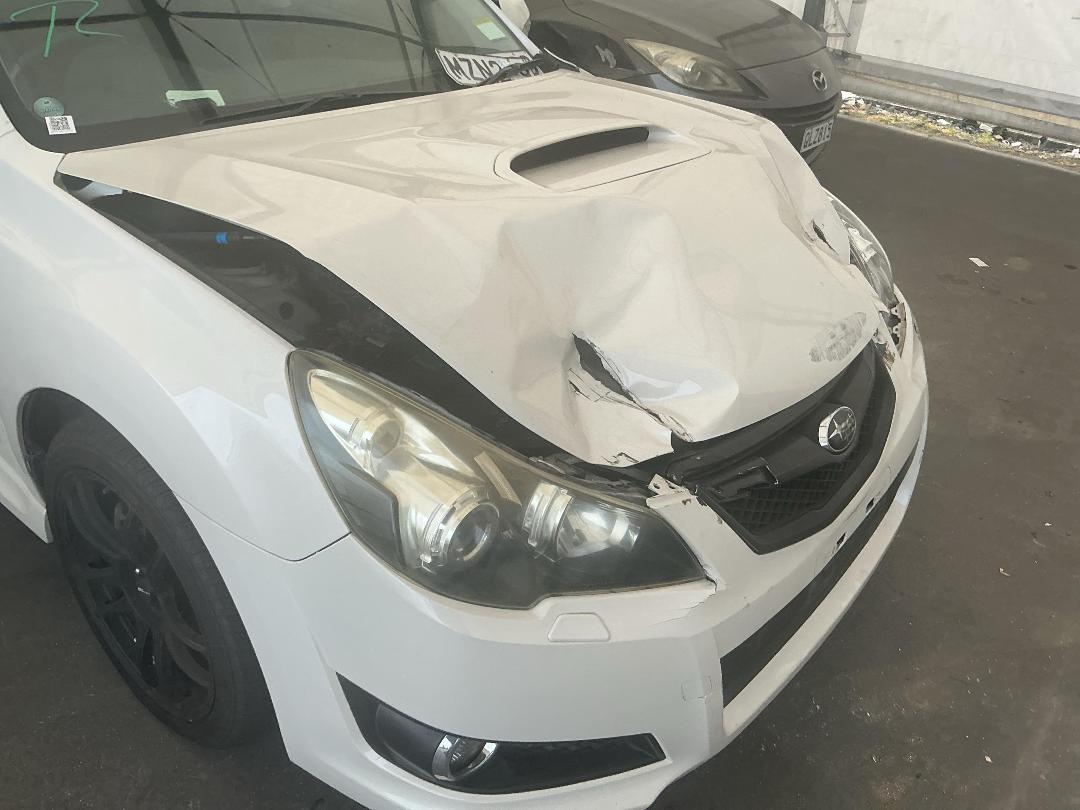 Photo '4' of Subaru Legacy