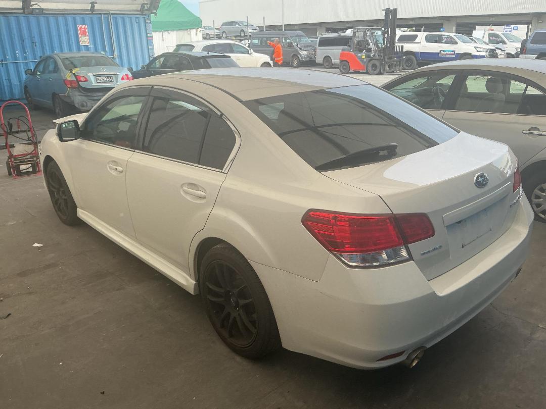 Photo '11' of Subaru Legacy