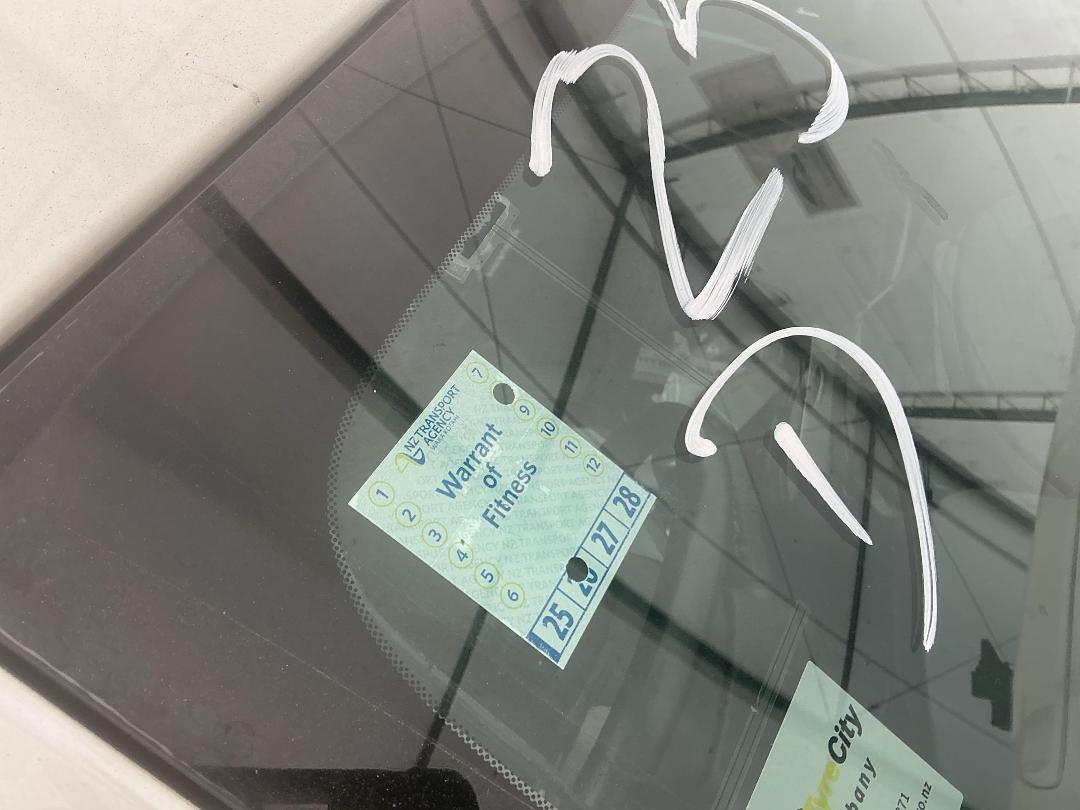 Photo '24' of Subaru Legacy