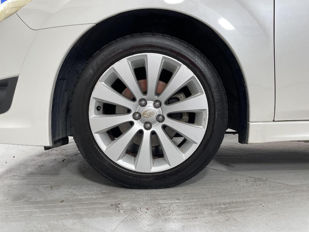 Photo '10' of Subaru Legacy Photo '10' of Subaru Legacy