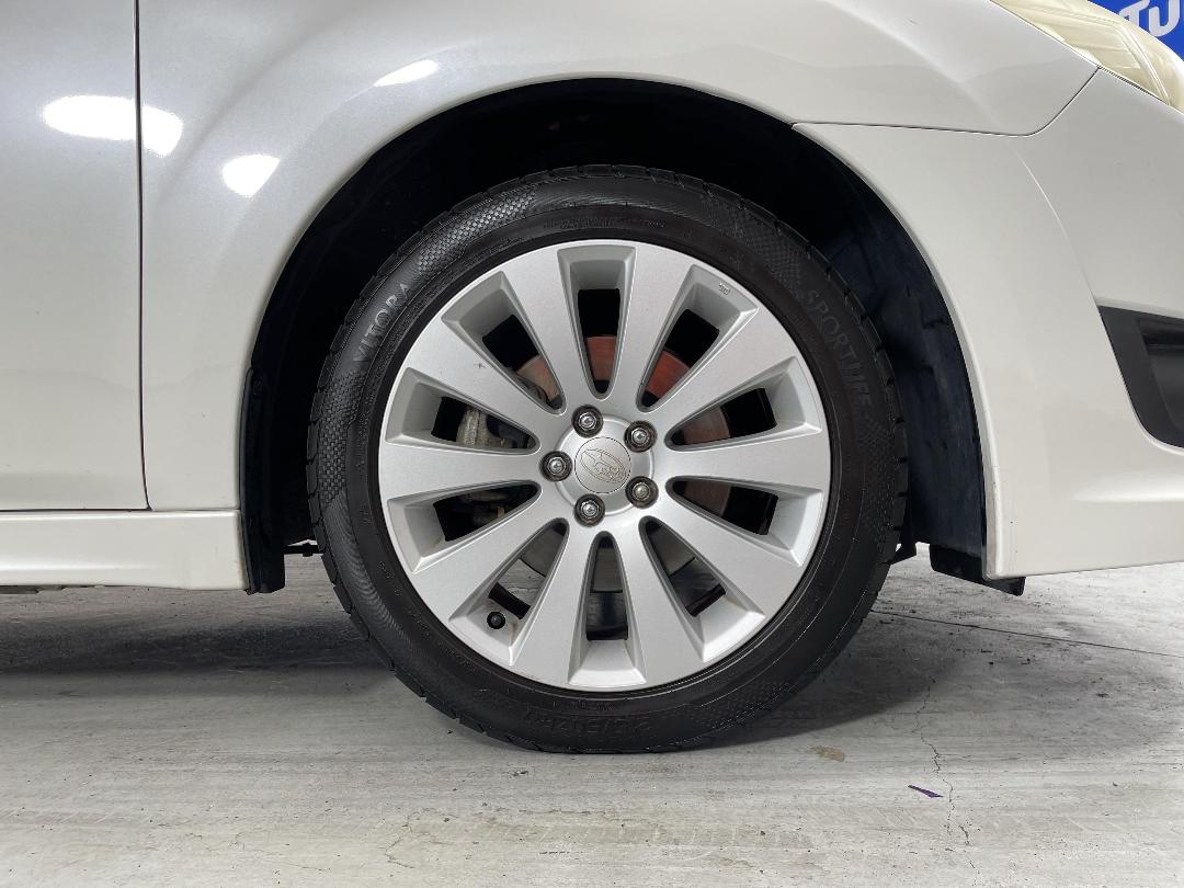 Photo '9' of Subaru Legacy Photo '9' of Subaru Legacy