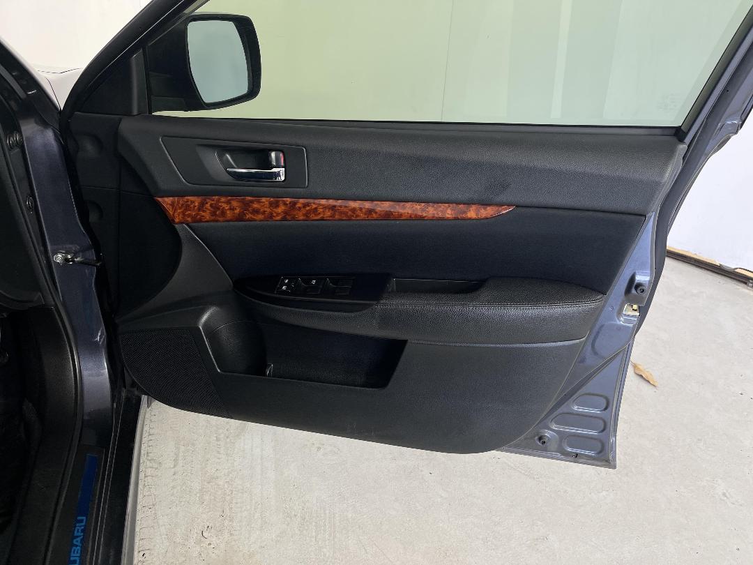 Photo '15' of Subaru Legacy Photo '15' of Subaru Legacy