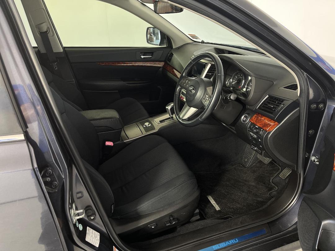 Photo '16' of Subaru Legacy Photo '16' of Subaru Legacy