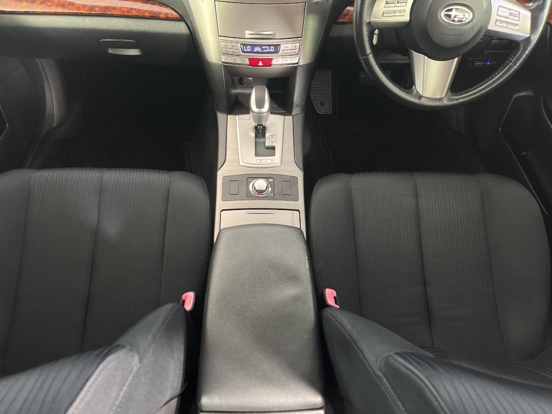 Photo '18' of Subaru Legacy Photo '18' of Subaru Legacy