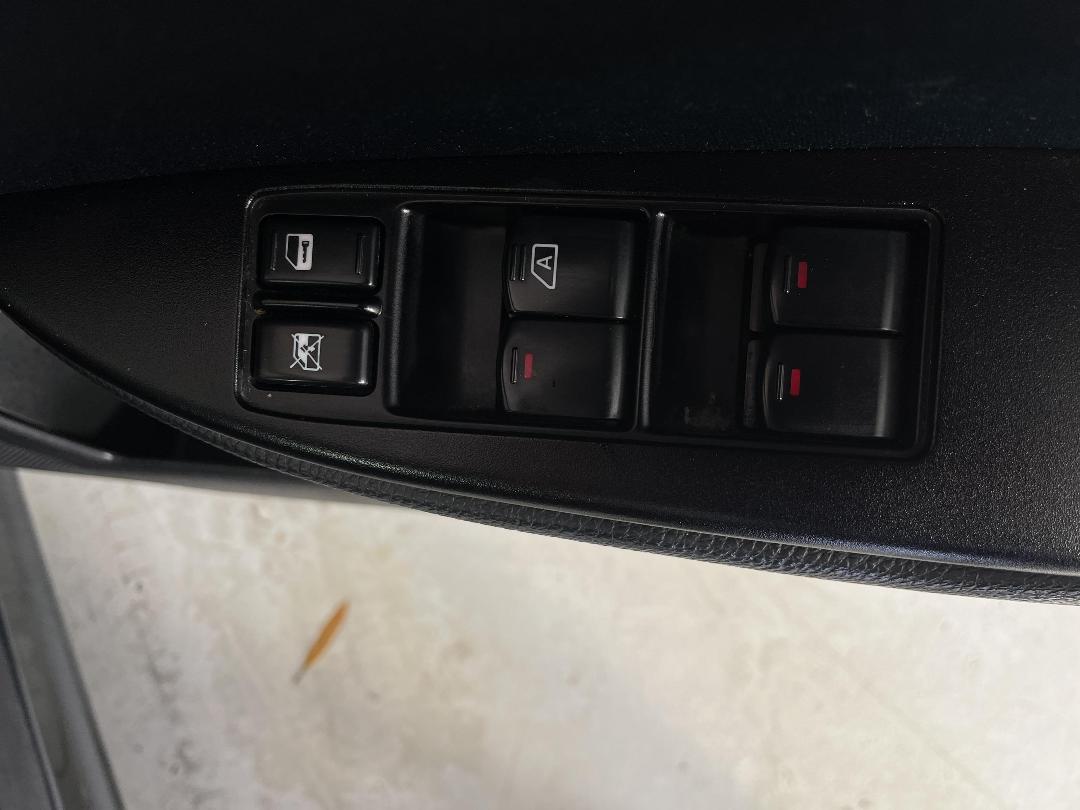 Photo '25' of Subaru Legacy Photo '25' of Subaru Legacy