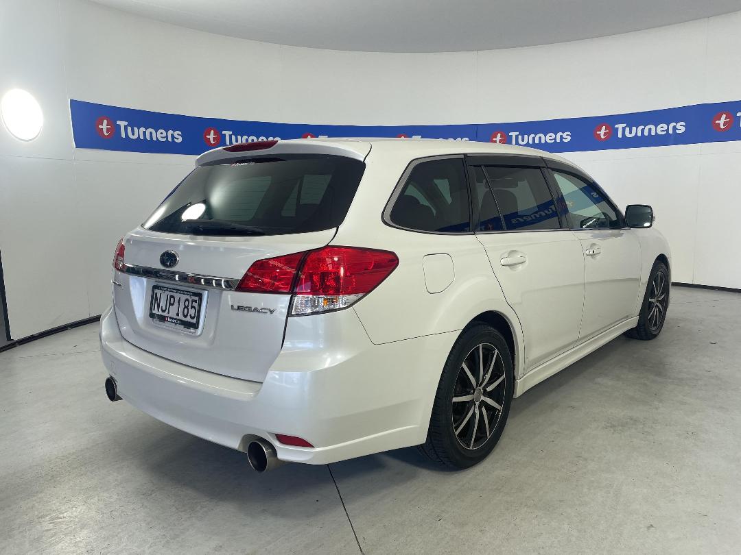 Photo '7' of Subaru Legacy