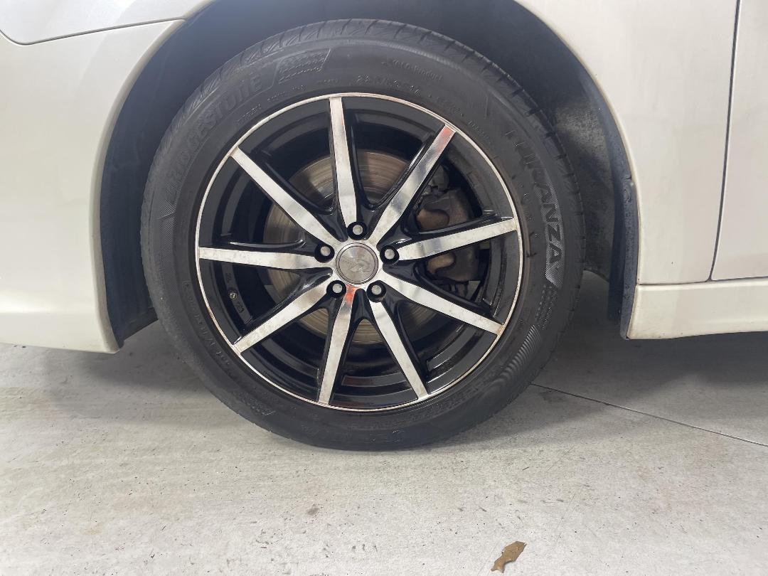 Photo '10' of Subaru Legacy