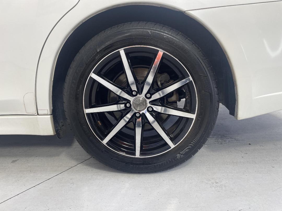 Photo '11' of Subaru Legacy