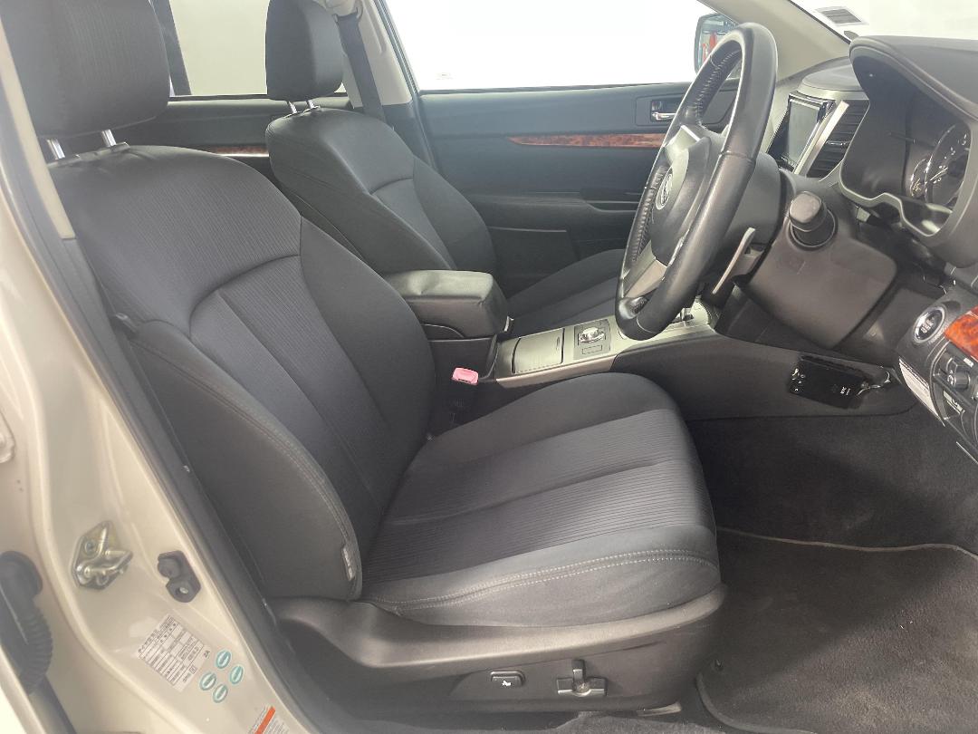 Photo '16' of Subaru Legacy