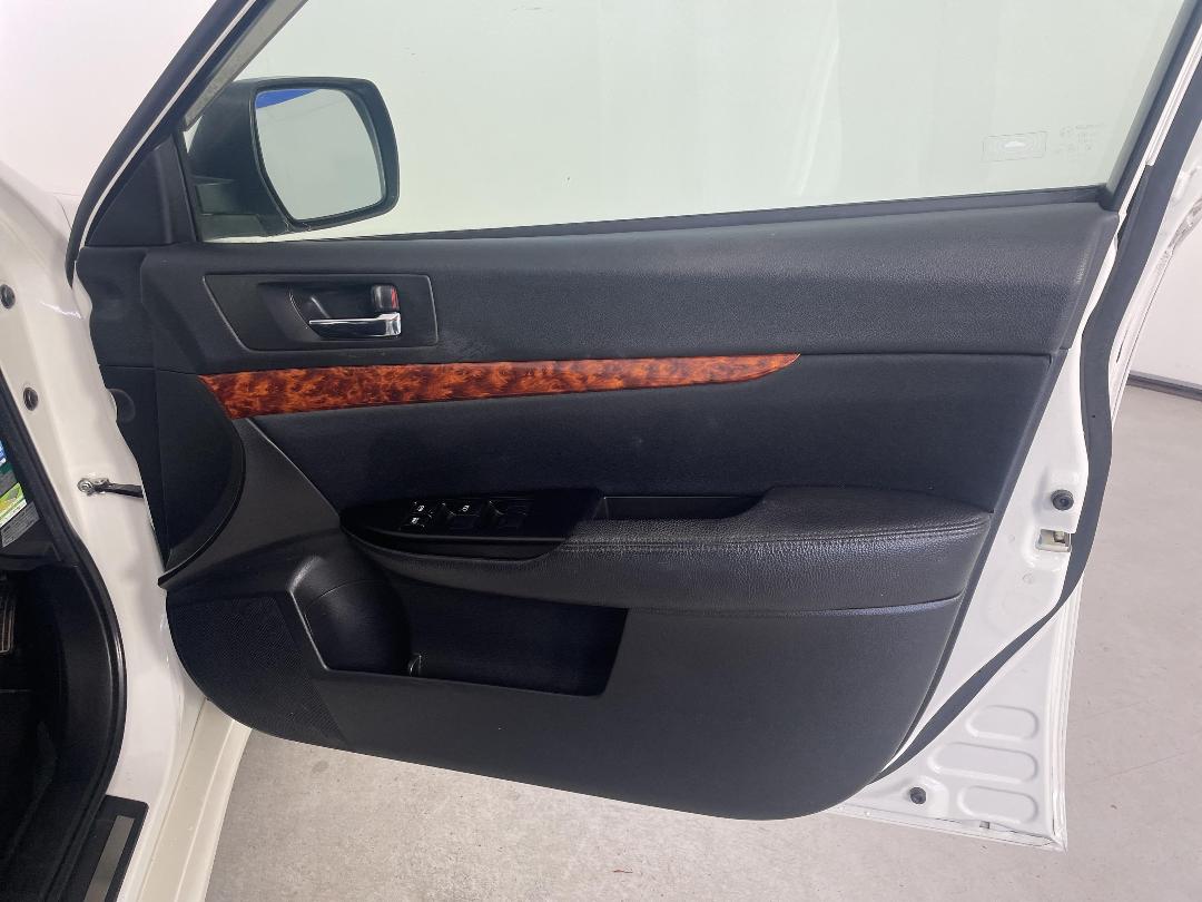 Photo '15' of Subaru Legacy