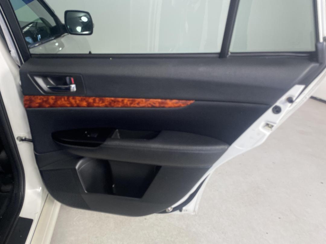 Photo '19' of Subaru Legacy