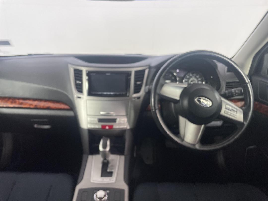 Photo '17' of Subaru Legacy