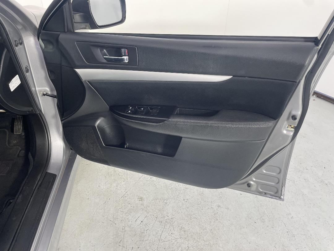 Photo '15' of Subaru Legacy Photo '15' of Subaru Legacy