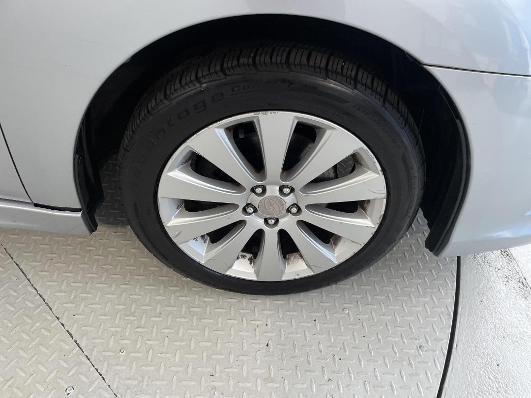 Photo '9' of Subaru Legacy