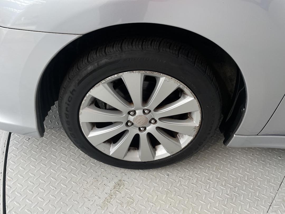 Photo '10' of Subaru Legacy