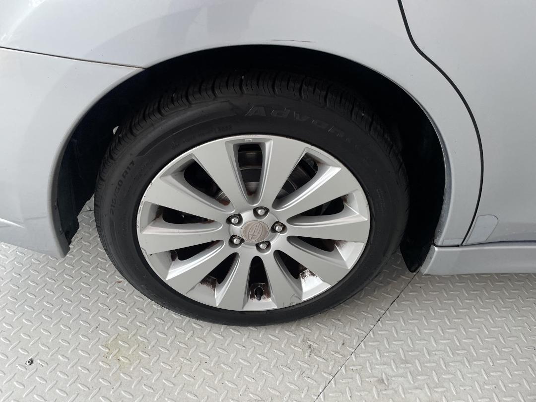 Photo '12' of Subaru Legacy