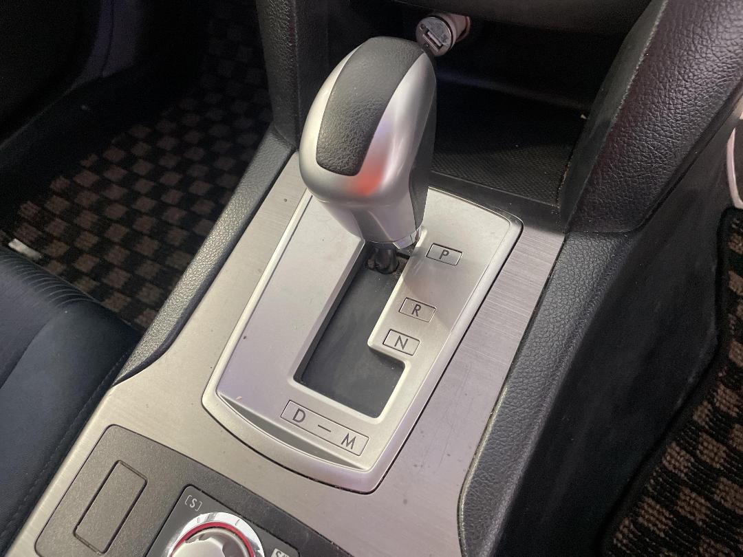 Photo '32' of Subaru Legacy