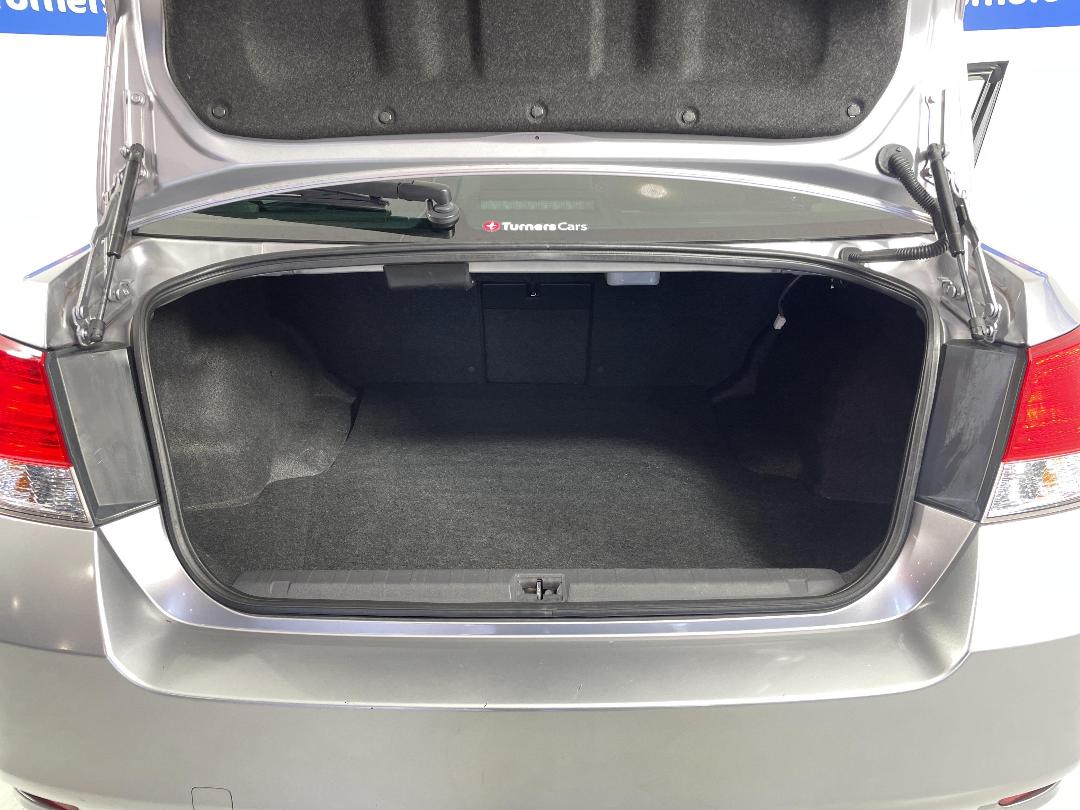 Photo '14' of Subaru Legacy Photo '14' of Subaru Legacy