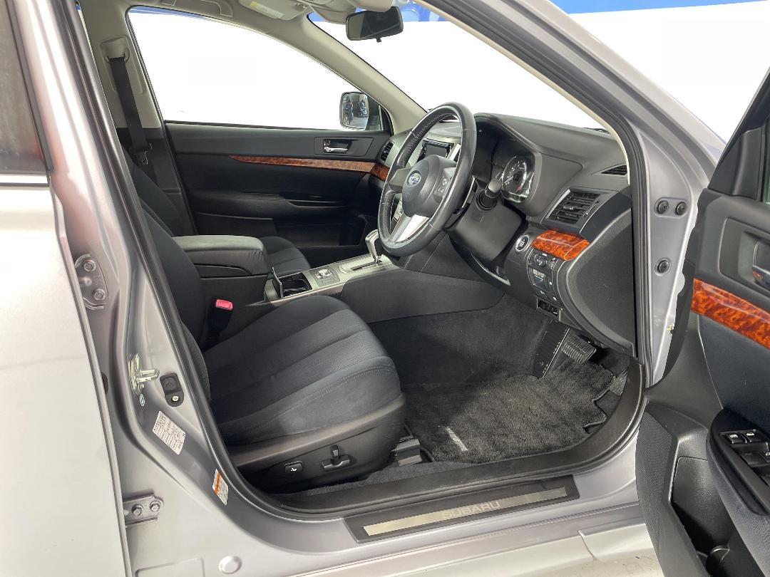 Photo '16' of Subaru Legacy Photo '16' of Subaru Legacy