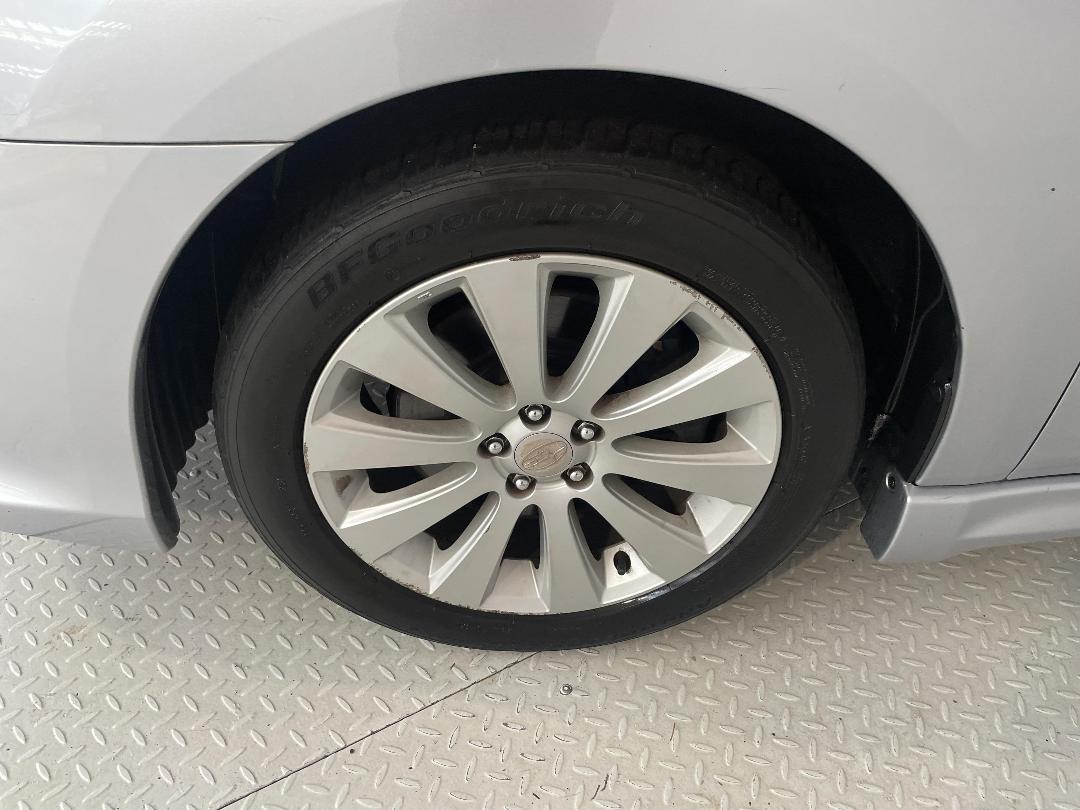 Photo '10' of Subaru Legacy