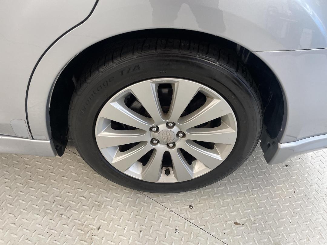 Photo '11' of Subaru Legacy