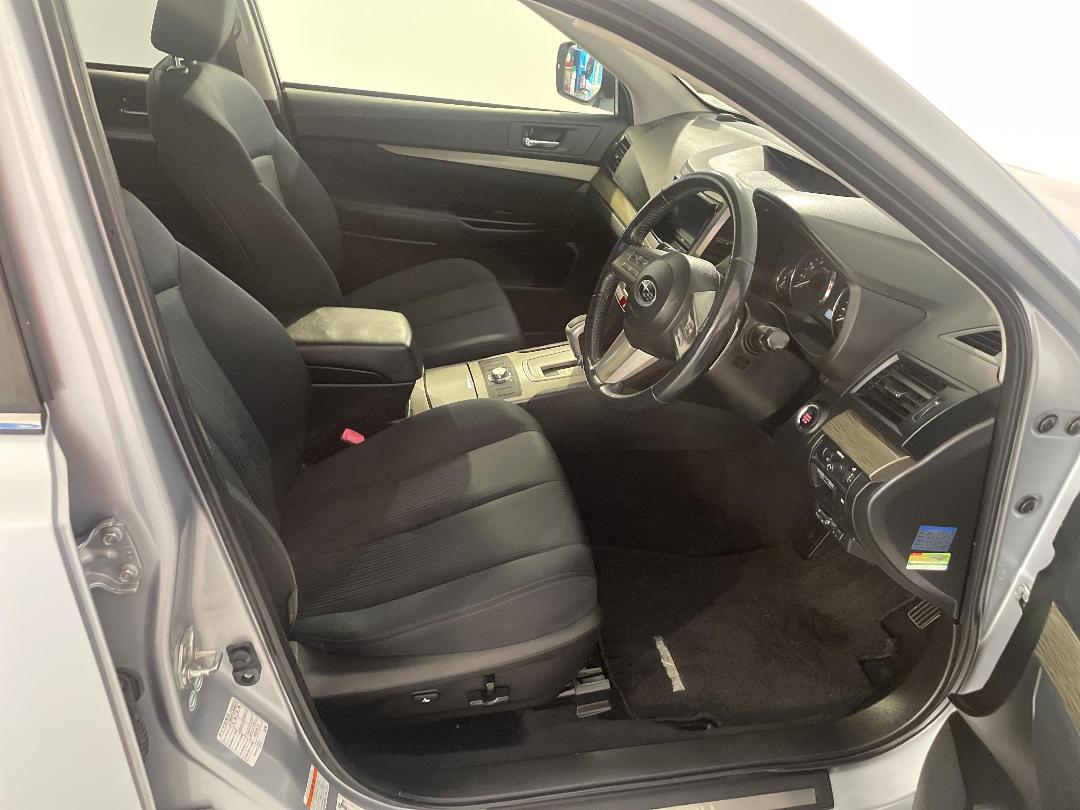 Photo '16' of Subaru Legacy