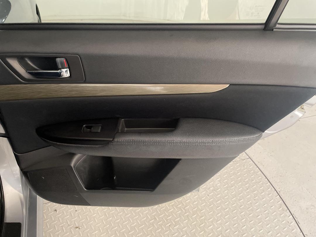 Photo '19' of Subaru Legacy