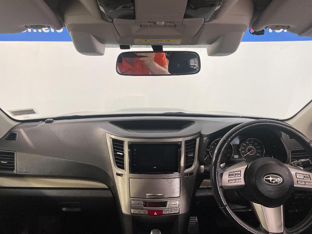 Photo '17' of Subaru Legacy