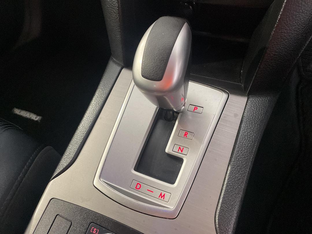 Photo '32' of Subaru Legacy