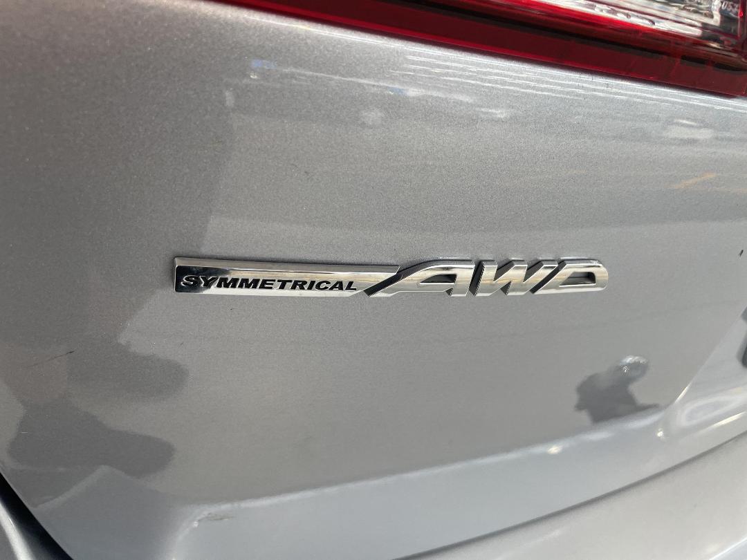 Photo '36' of Subaru Legacy