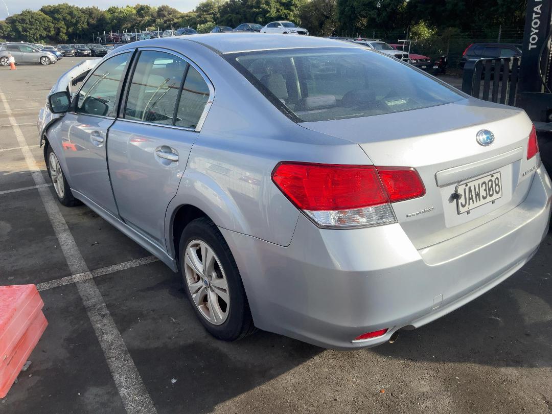 Photo '4' of Subaru Legacy