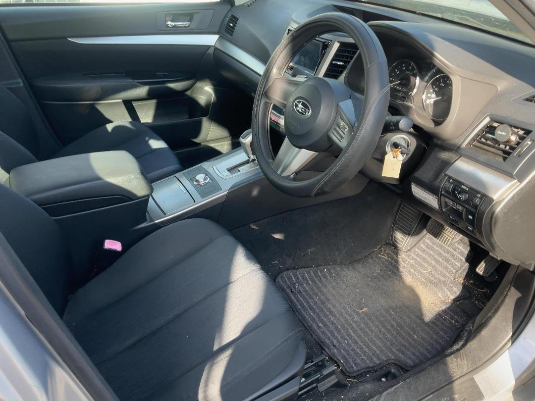 Photo '12' of Subaru Legacy